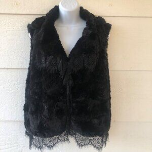 Dylan Women's Size Large Soft Black Sleeveless Faux Fur Lace Trimmed Short Vest